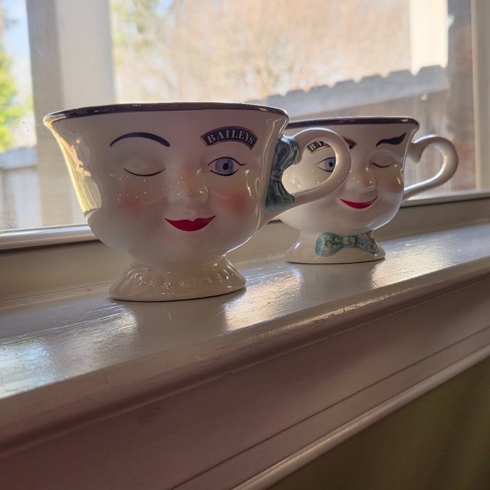 Baileys His & Hers winking face mugs 1997 Limited Edition